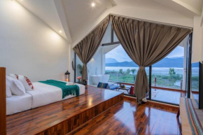 泸沽湖丨何遇小筑丨设计师湖景丨轻奢私享丨Holiday Villa